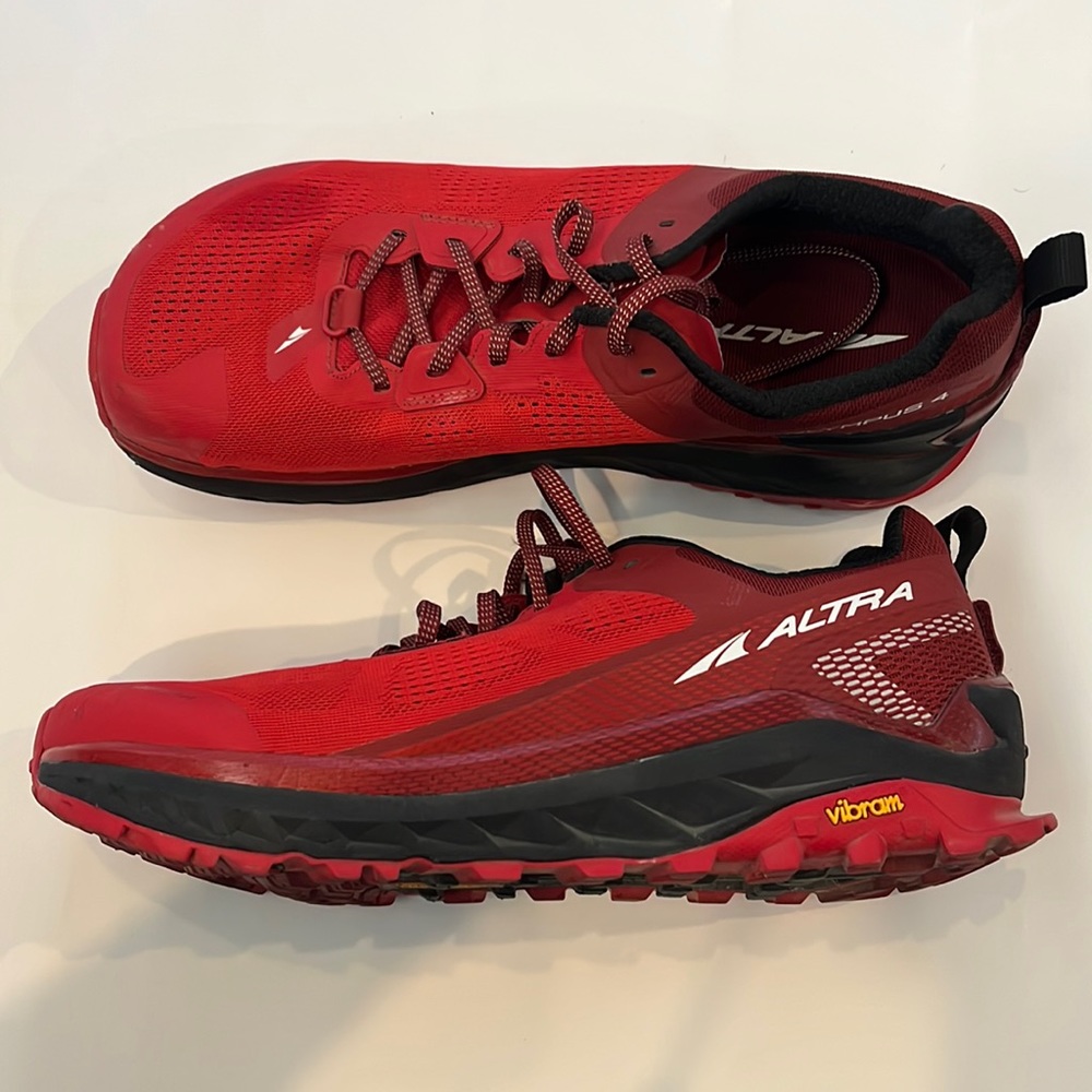 Altra running shoes Olympus 4 size 12 Red
